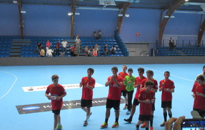 Les martégaux remerciant leur supporters.