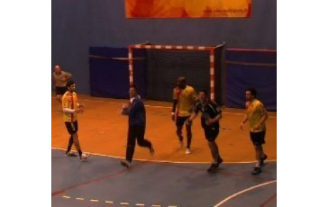 MHB 48-22 Nîmes: Un véritable rouleau compresseur!